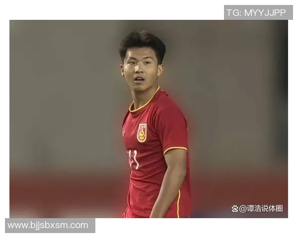 国足球员背景揭秘：从青训到职业生涯的成长历程与挑战